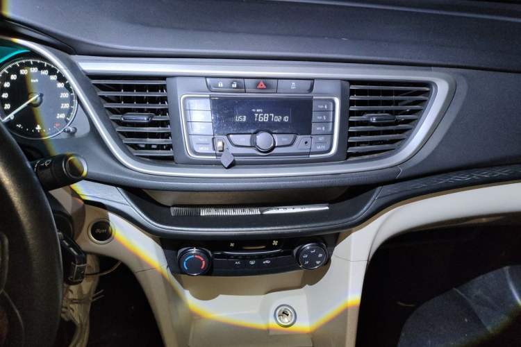 Used Buick GT 2015 15N Manual Entry-Level Trim Audio And AC Panel