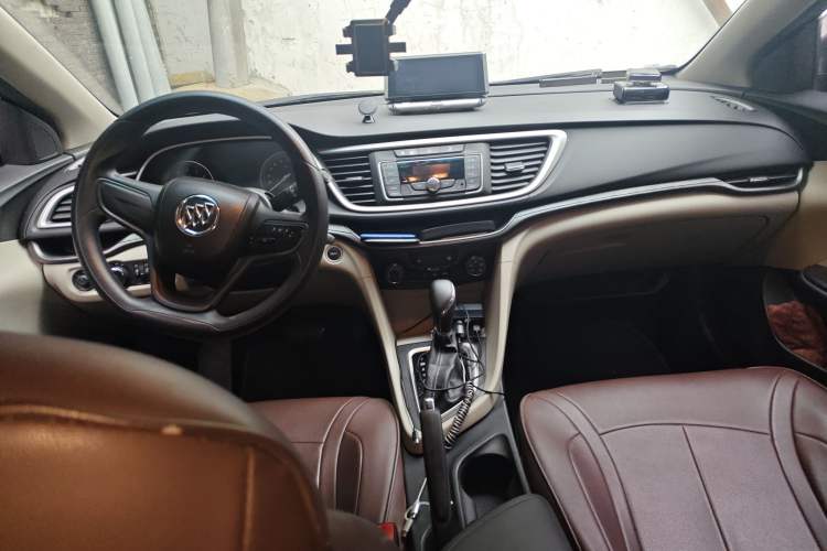 Used Buick GT 2015 15N Automatic Elite Version Center Console