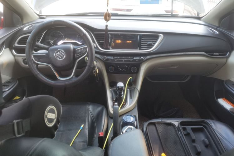 Used Buick GT 2015 15N Manual Entry-Level Trim Center Console
