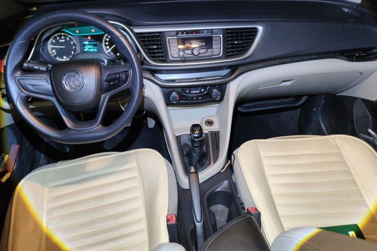 Used Buick GT 2015 15N Manual Entry-Level Trim Center Console