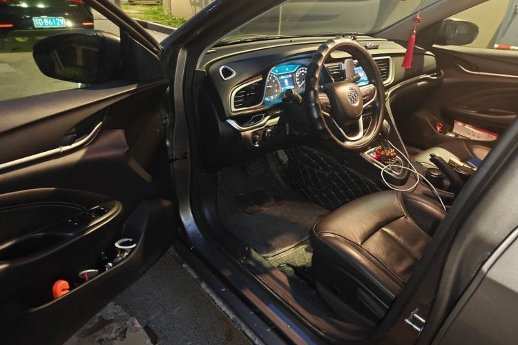 Used Buick GT 2015 18T Dual-Clutch Luxury Model Driver Seat