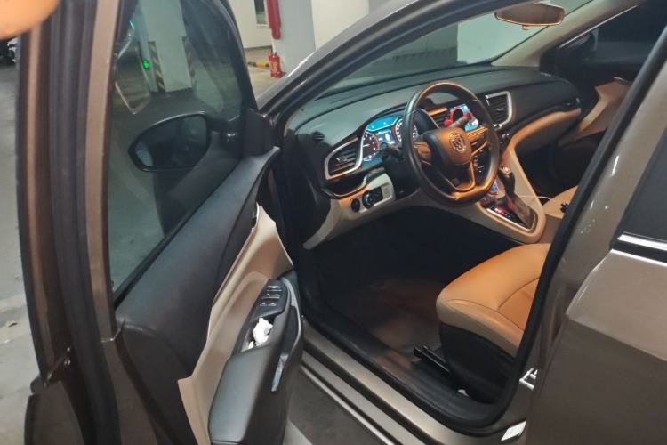 Used Buick GT 2015 15N Automatic Elite Version Driver Seat