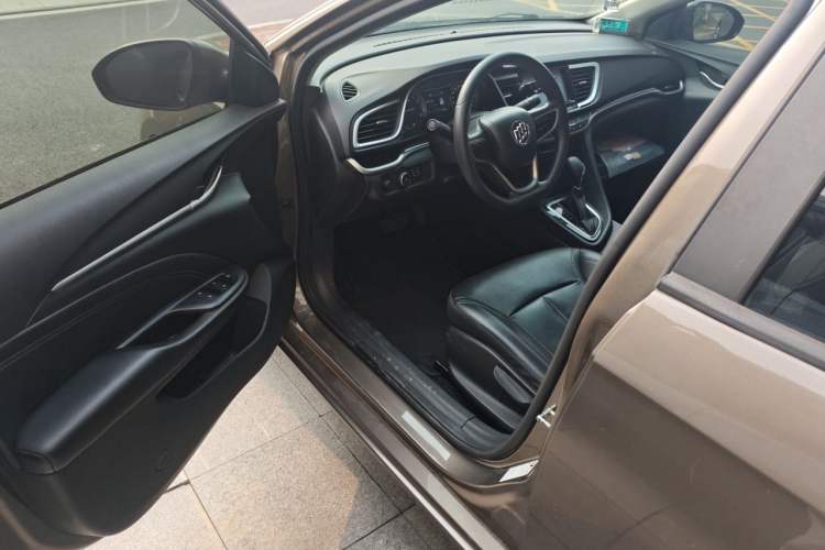 Used Buick GT 2015 15N Automatic Deluxe Edition Driver Seat