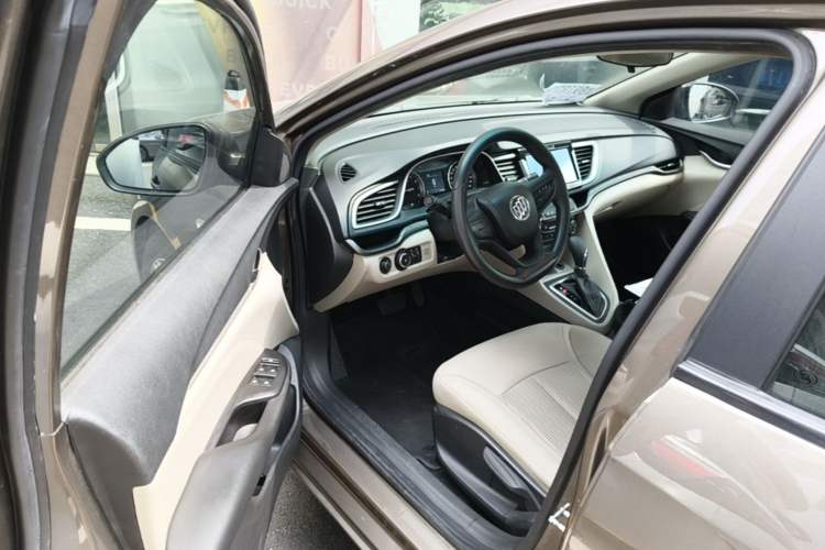 Used Buick GT 2015 15N Automatic Elite Version Driver Seat