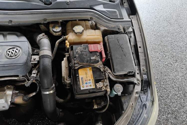 Used Buick GT 2015 18T Dual-Clutch Elite Model Engine Bay Left