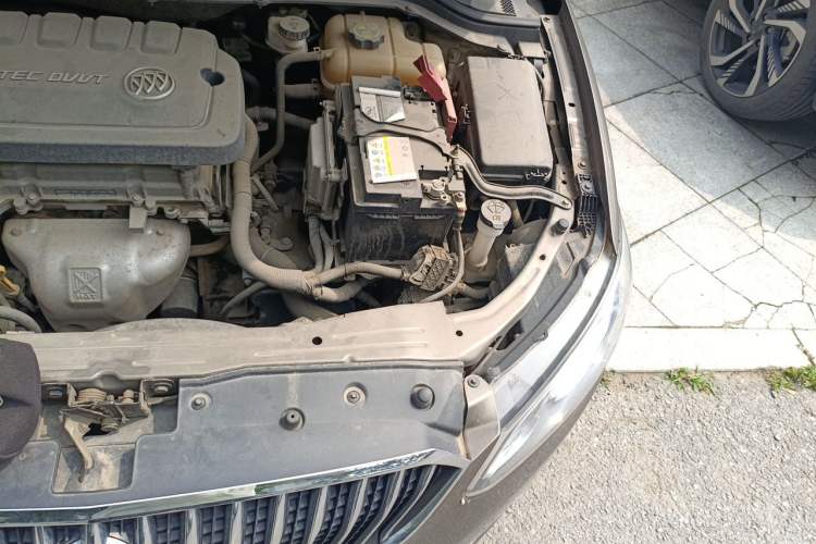 Used Buick GT 2015 15N Automatic Entry-Level Trim Engine Bay Left