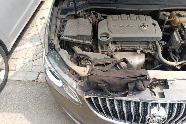 Used Buick GT 2015 15N Automatic Entry-Level Trim Engine Bay Right