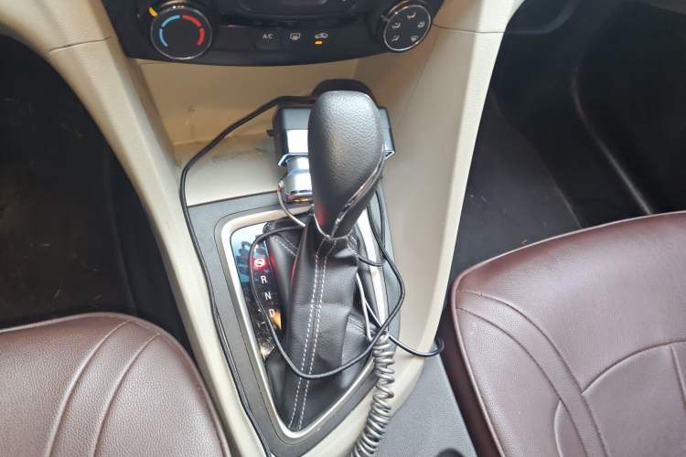 Used Buick GT 2015 15N Automatic Elite Version Gear Lever