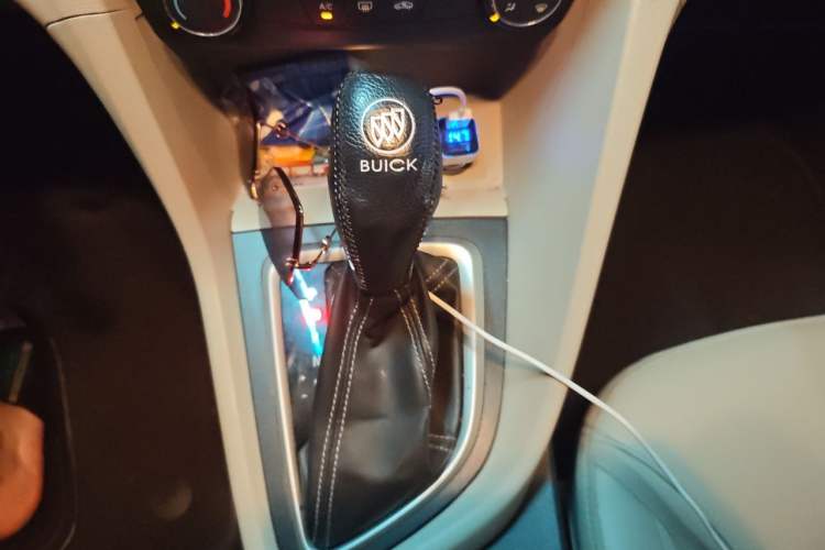 Used Buick GT 2015 15N Automatic Elite Version Gear Lever