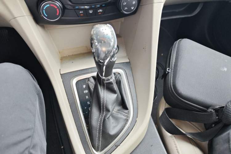 Used Buick GT 2015 15N Automatic Elite Version Gear Lever
