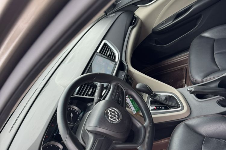 Used Buick GT 2015 18T Dual-Clutch Elite Model Interior 2