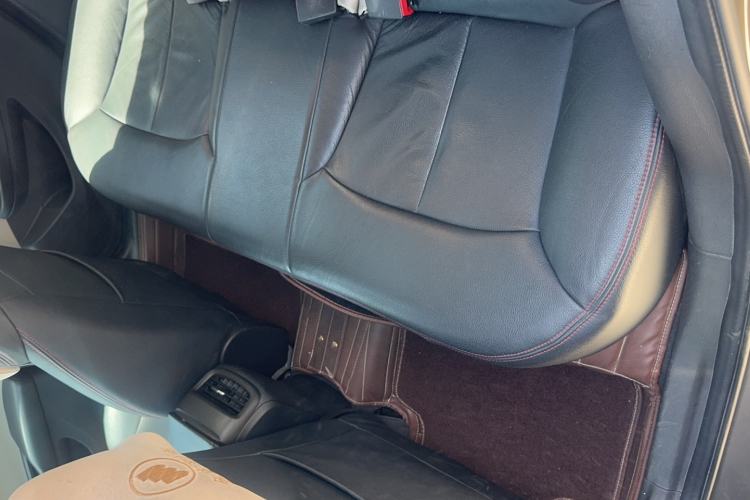 Used Buick GT 2015 18T Dual-Clutch Elite Model Interior 3