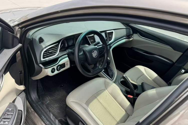 Used Buick GT 2015 15N Automatic Elite Version Interior 3
