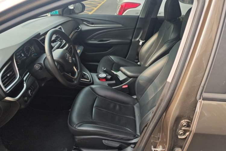 Used Buick GT 2015 15N Automatic Deluxe Edition Left Front Seat