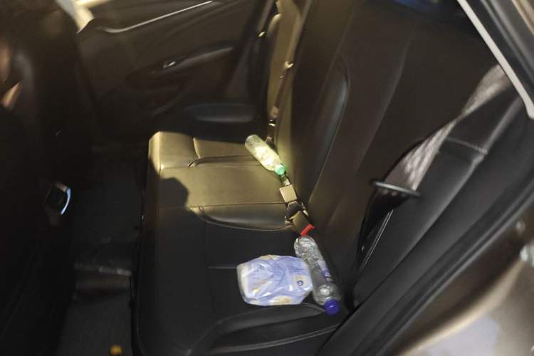 Used Buick GT 2015 18T Dual-Clutch Luxury Model Left Rear Seat