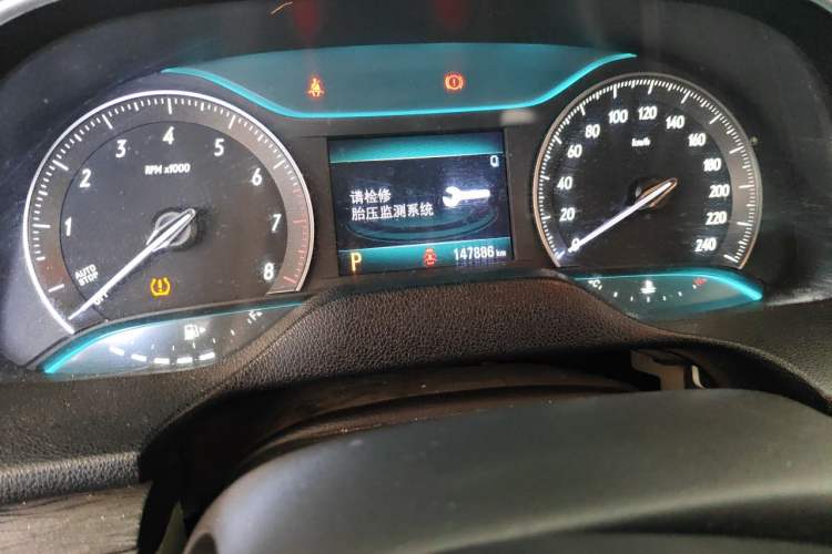 Used Buick GT 2015 15N Automatic Elite Version Odometer Close Up