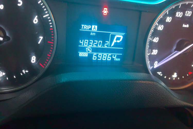 Used Buick GT 2015 15N Automatic Entry-Level Trim Odometer Close Up