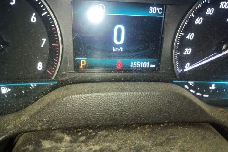 Used Buick GT 2015 15N Automatic Deluxe Edition Odometer Close Up