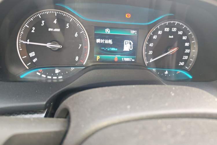 Used Buick GT 2015 15N Automatic Deluxe Edition Odometer Close Up