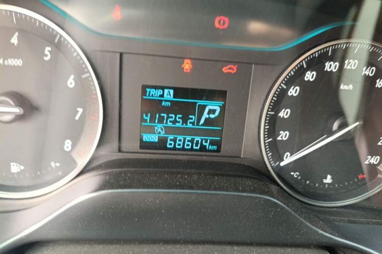 Used Buick GT 2015 15N Automatic Entry-Level Trim Odometer Close Up