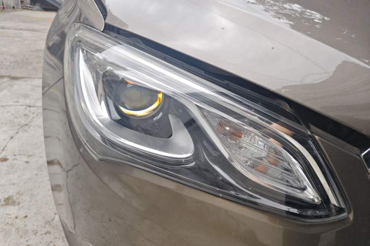 Used Buick GT 2015 15N Automatic Elite Version Right Front Headlight
