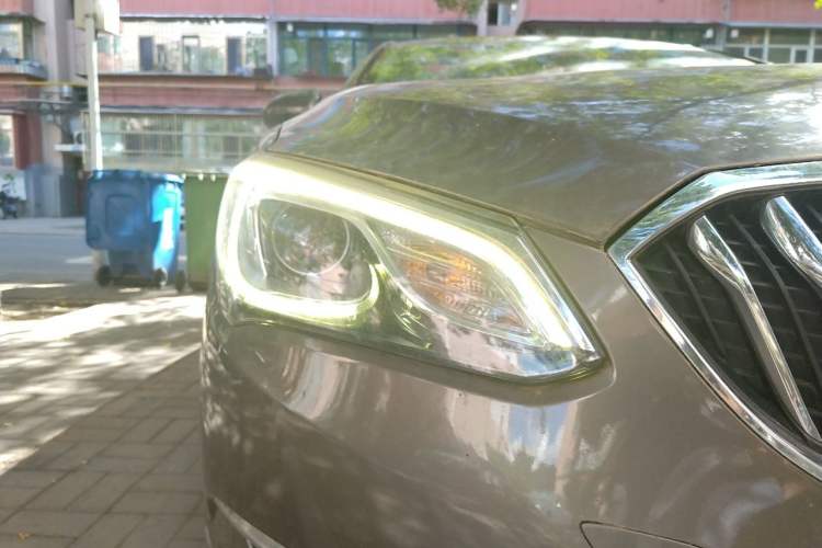 Used Buick GT 2015 15N Automatic Entry-Level Trim Right Front Headlight