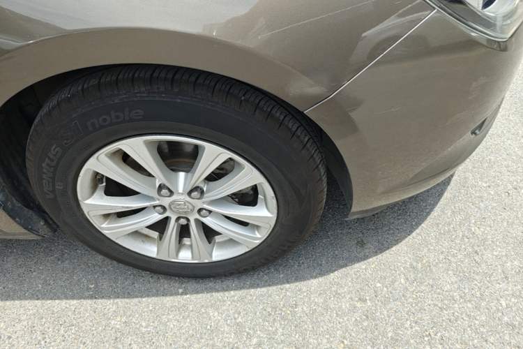 Used Buick GT 2015 15N Automatic Entry-Level Trim Right Front Wheel Hub