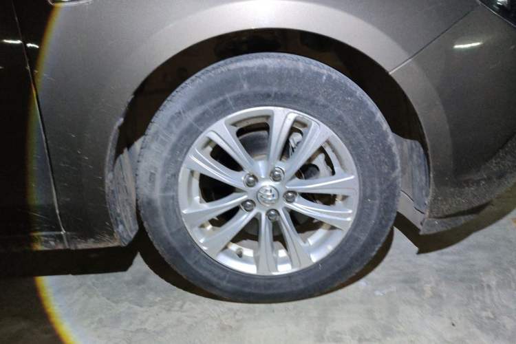 Used Buick GT 2015 15N Manual Entry-Level Trim Right Front Wheel Hub