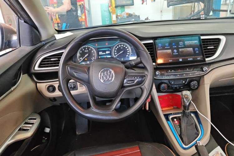 Used Buick GT 2015 15N Automatic Elite Version Steering Wheel