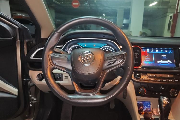 Used Buick GT 2015 15N Automatic Elite Version Steering Wheel