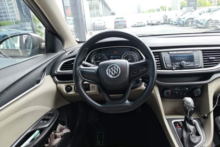 Used Buick GT 2015 15N Automatic Elite Version Steering Wheel
