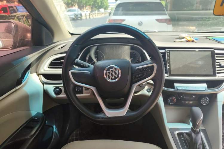Used Buick GT 2015 15N Automatic Elite Version Steering Wheel