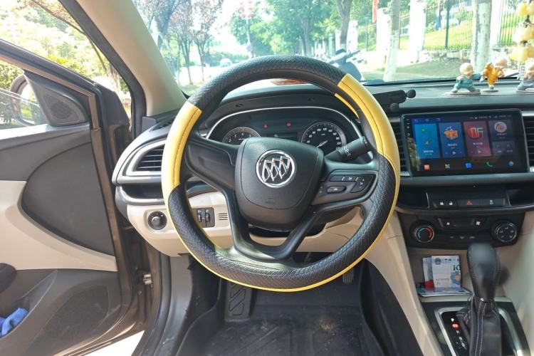 Used Buick GT 2015 15N Automatic Elite Version Steering Wheel