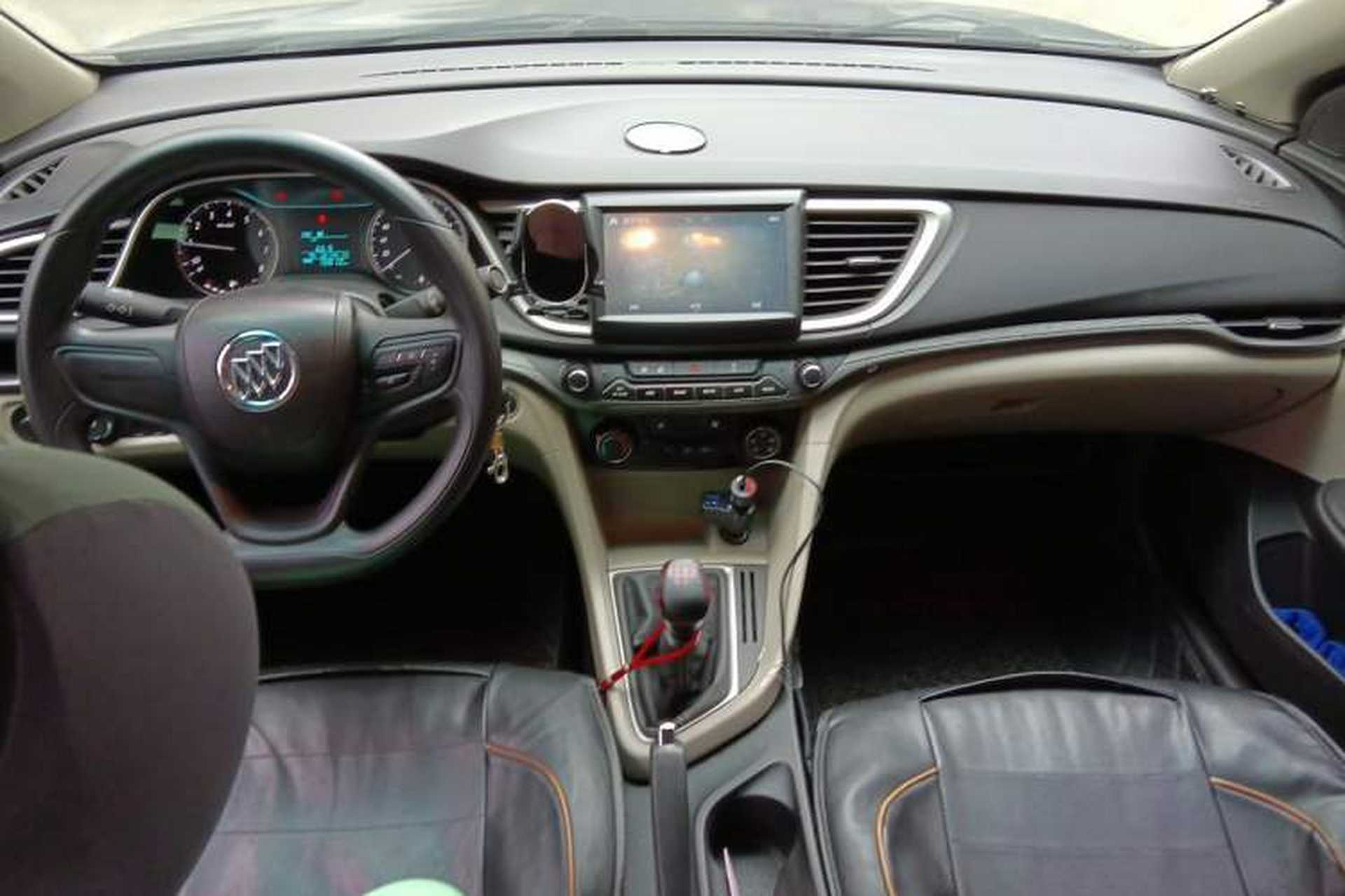 Used Buick GT 2015 15N Manual Entry-Level Trim Center Console