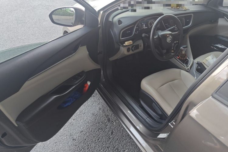 Used Buick GT 2015 15N Automatic Elite Version Driver Seat