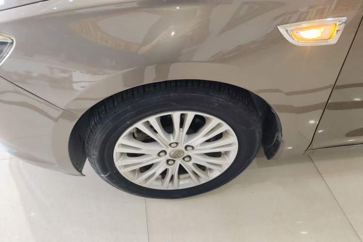 Used Buick GT 2015 15N Automatic Elite Version Exterior 4
