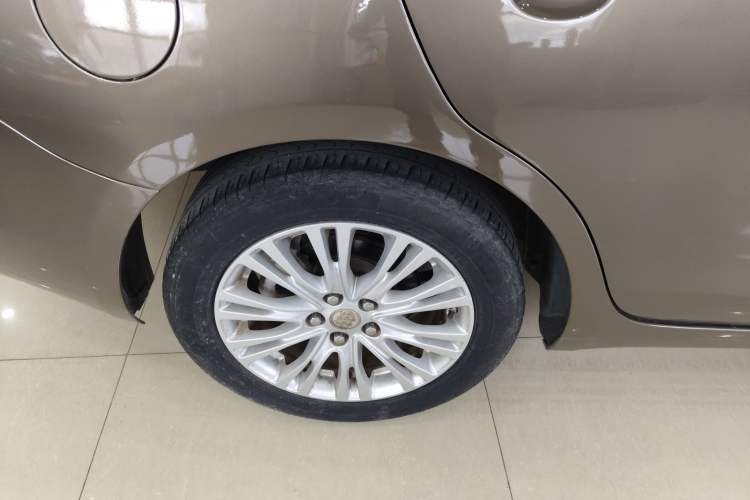 Used Buick GT 2015 15N Automatic Elite Version Exterior 5