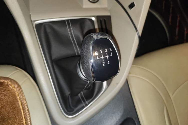 Used Buick GT 2015 15N Manual Elite Edition Gear Lever
