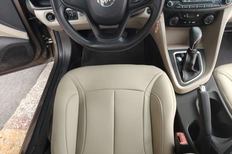 Used Buick GT 2015 15N Automatic Elite Version Interior 1