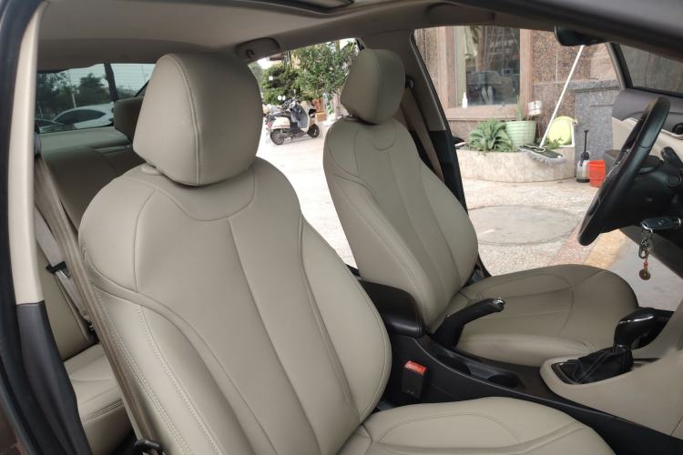 Used Buick GT 2015 15N Automatic Elite Version Interior 12