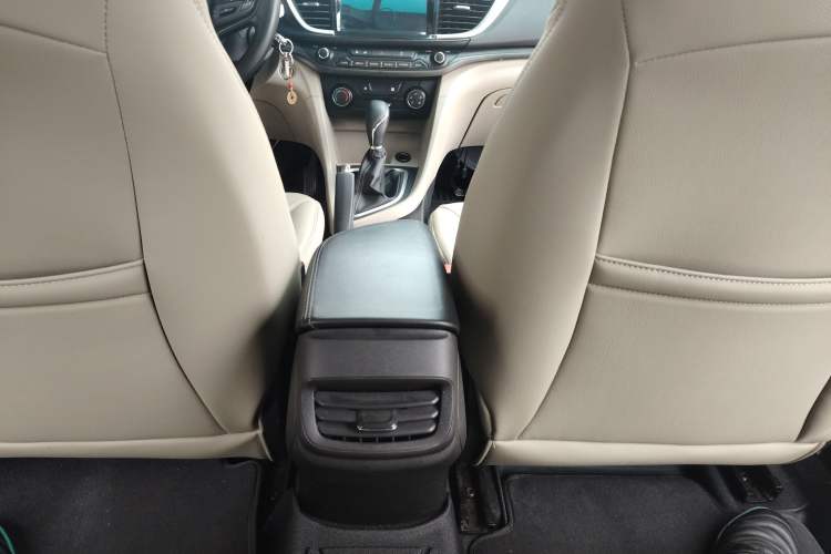Used Buick GT 2015 15N Automatic Elite Version Interior 4