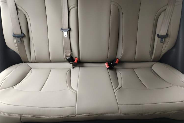 Used Buick GT 2015 15N Automatic Elite Version Interior 8