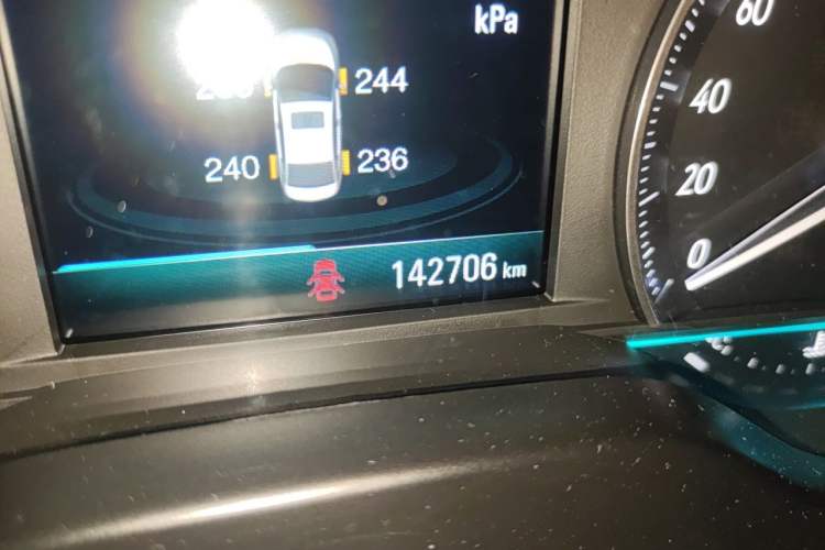 Used Buick GT 2015 15N Manual Elite Edition Odometer Close Up