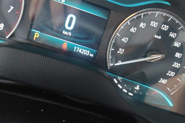 Used Buick GT 2015 15N Automatic Elite Version Odometer Close Up
