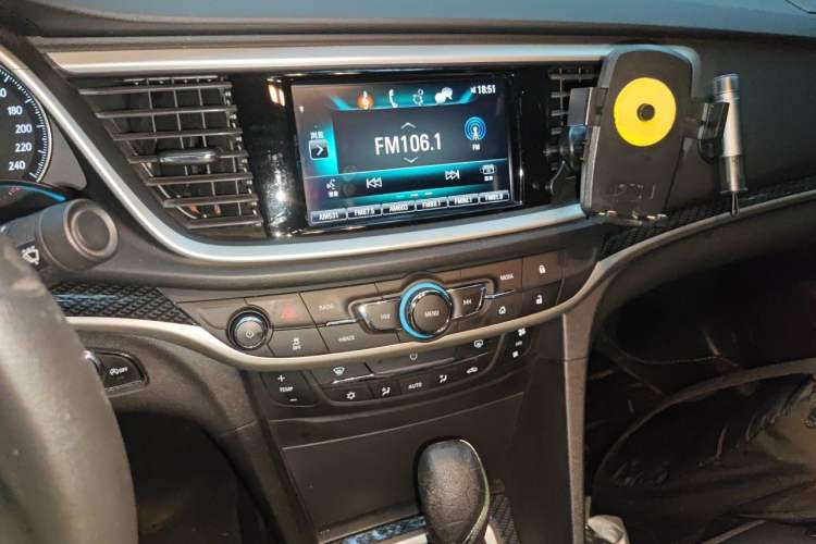 Used Buick GT 2015 15N Automatic Deluxe Edition Audio And AC Panel
