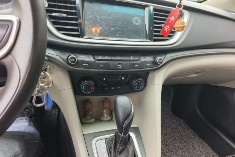 Used Buick GT 2015 15N Automatic Elite Version Audio And AC Panel