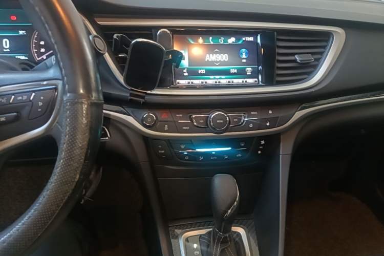 Used Buick GT 2015 15N Automatic Deluxe Edition Audio And AC Panel
