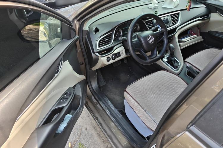 Used Buick GT 2015 15N Automatic Elite Version Driver Seat