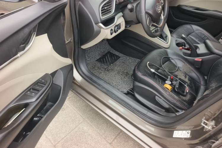 Used Buick GT 2015 15N Automatic Elite Version Driver Seat