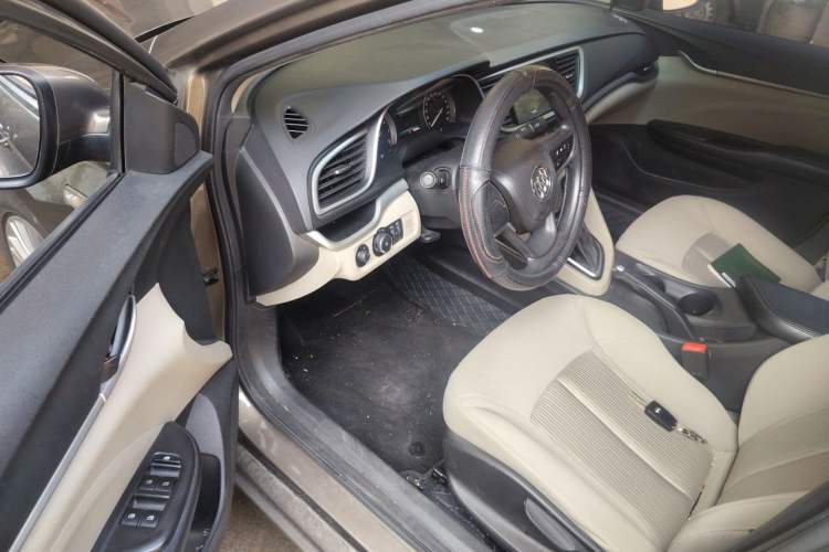 Used Buick GT 2015 15N Automatic Elite Version Driver Seat